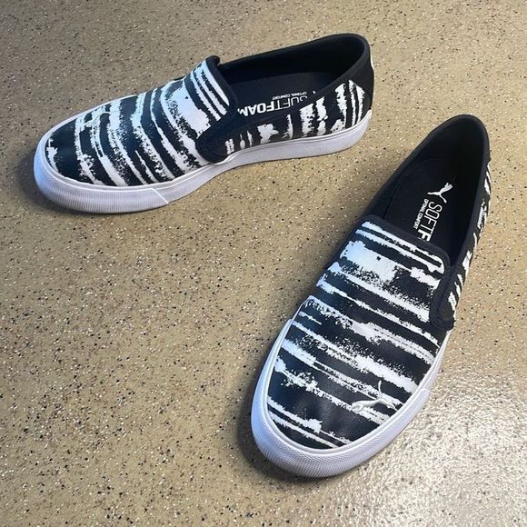 Puma Soft Foam Black & White Abstract Striped Canvas Slip On Sneakers sz 8.5 - Picture 2 of 11